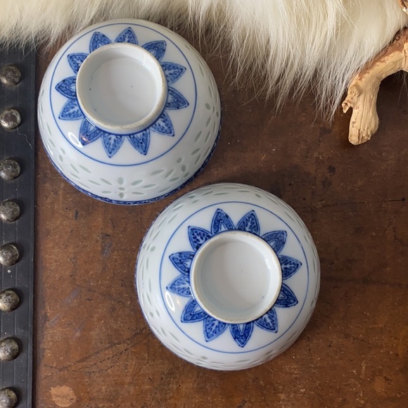 White Porcelain With Blue Design Bowls/2 - Picture 5 of 6